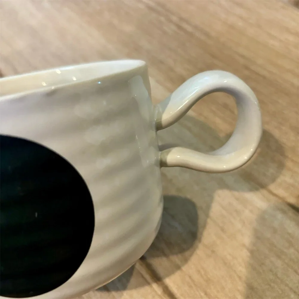 Set of 4 Crate & Barrel Elsa Coffee Tea Mugs White Black Dot Ribbed Glossy